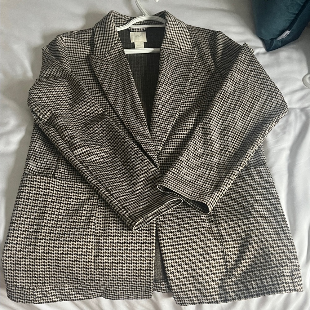 H&M Monochrome Houndstooth Blazer